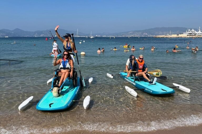 «  Ce que je voudrais, c’est qu’il y en ait de partout » : Cannes acquiert un nouveau paddle adapté pour sa handiplage