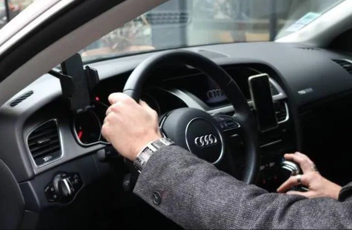 Il prétendait transporter des « amis », un faux chauffeur Uber interpellé par les gendarmes  (Ouest-France)