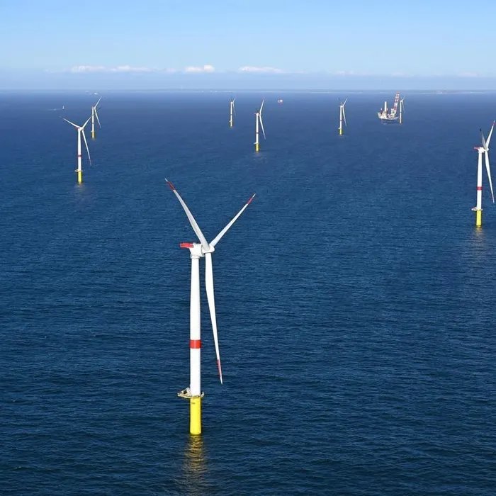 La France débloque 260 millions d’euros pour des projets d’éolien flottant dans cinq ports, dont trois dans l’Ouest  (Ouest-France)