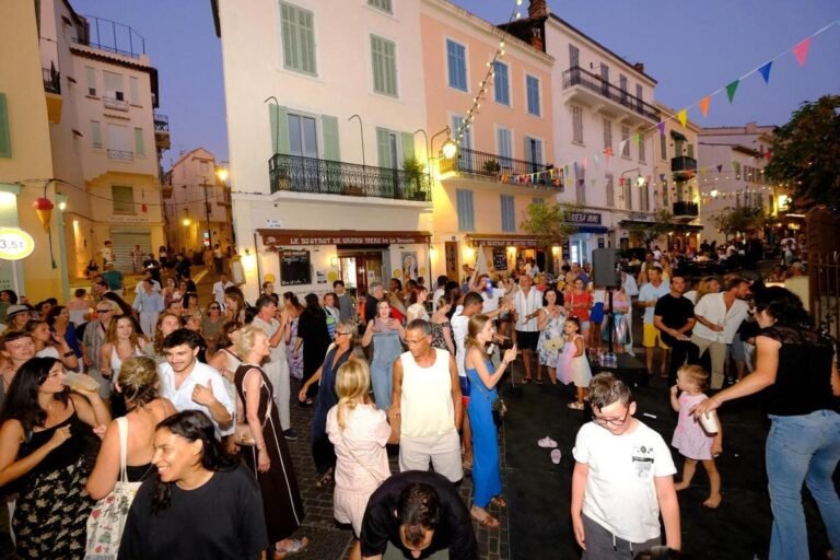 1 800 personnes chaque semaine, esprit guinguette, apéritifs à petits prix… Face à leur succès, les Jeudis du Suquet sont prolongés à Cannes