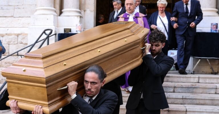 À Cannes, dernier hommage des Grosses Têtes à Philippe Bouvard
