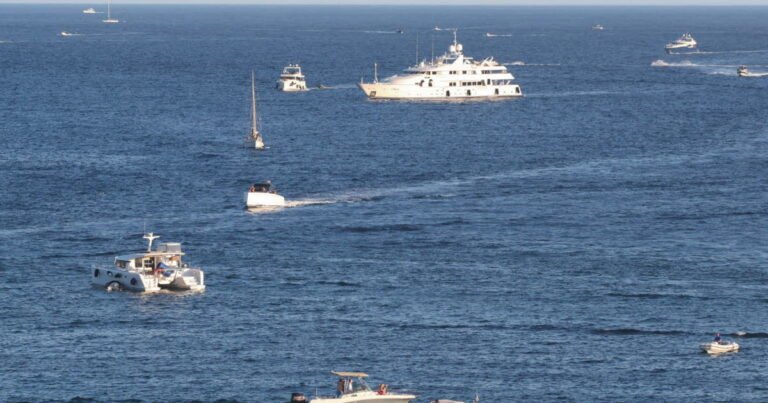 Alpes-Maritimes. Dix blessés et une personne portée disparue après une collision entre deux navires à …
