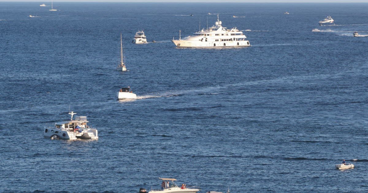 Alpes-Maritimes. Dix blessés et une personne portée disparue après une collision entre deux navires à …