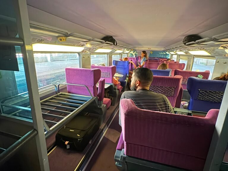 Bloqué dans un train à Cannes à cause d&rsquo;un incendie dans le Var, Yann raconte sa galère