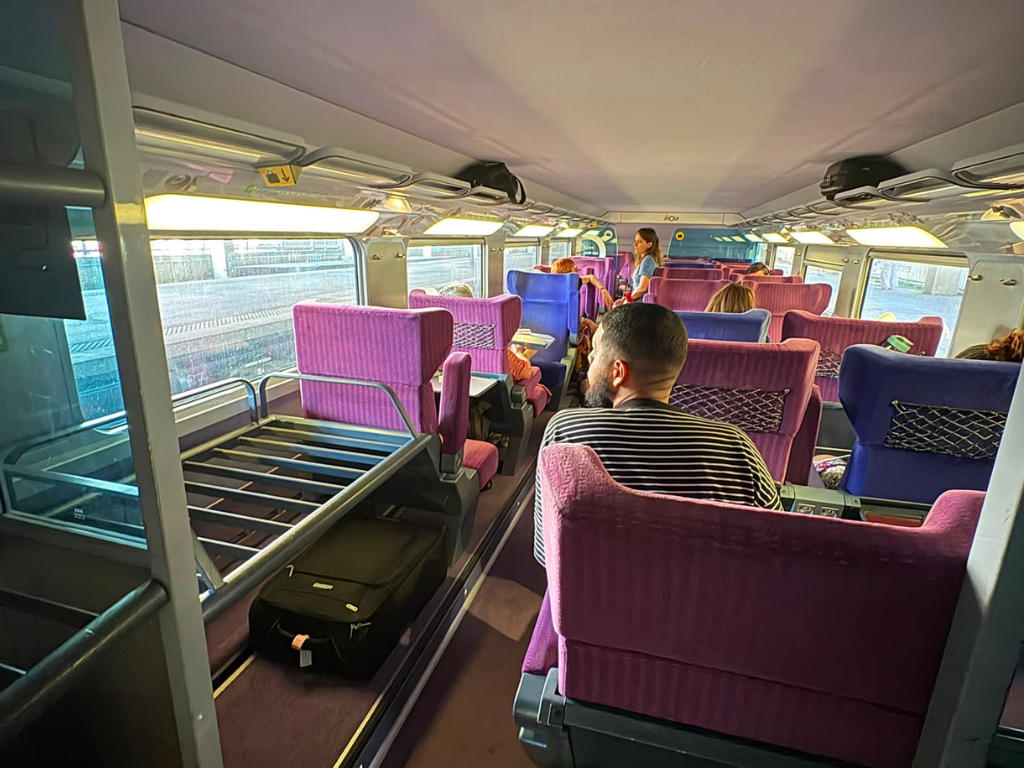 Bloqué dans un train à Cannes à cause d&rsquo;un incendie dans le Var, Yann raconte sa galère