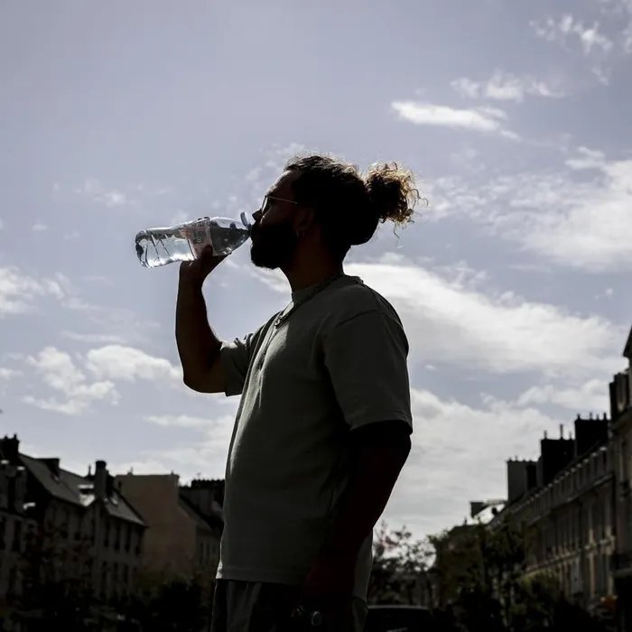 Canicule : la baisse des températures se poursuit, 28 départements maintenus en vigilance orange  (Ouest-France)