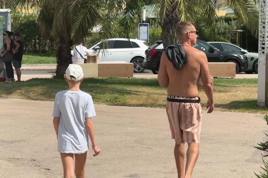 CARTES. Cannes, Nice… Dans quelles communes de la Côte d&rsquo;Azur est-il interdit de se promener torse nu ou en ma