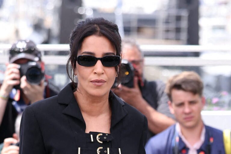 En corsaire au Festival de Cannes, Leïla Bekhti est ultra chic