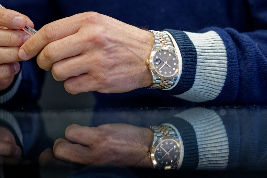 Ils volent une montre de luxe au bras d&rsquo;un diplomate qatari, trois hommes placés en détention dans l&rsquo;attente d