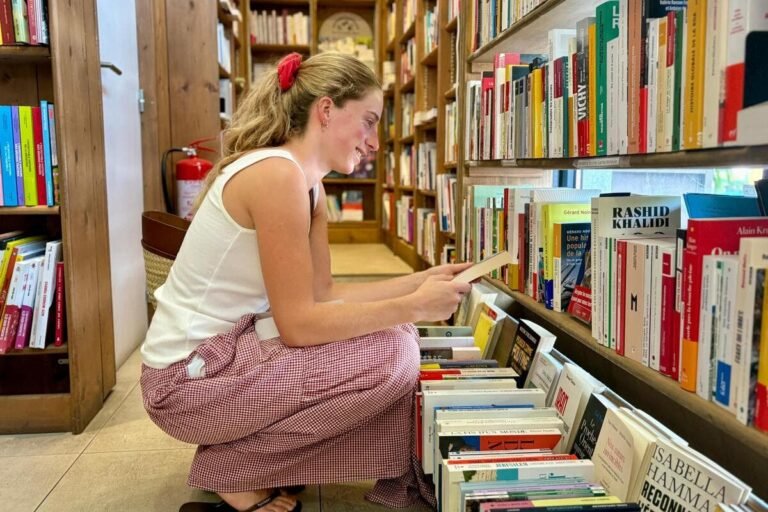 « Je ne suis pas Amazon mais je propose une vraie expérience » : comment se réinventent ces librairies indépendantes des Alpes-Maritimes face à la crise du livre