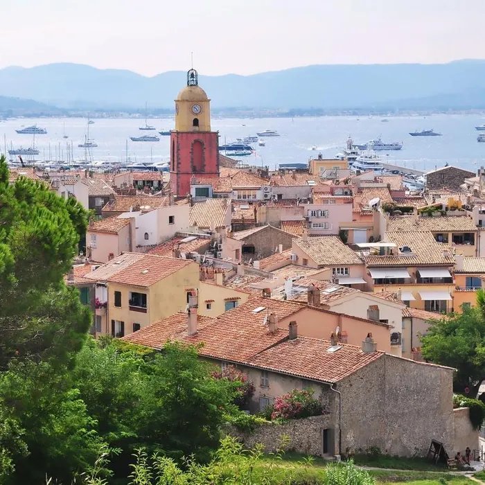 La Ville de Saint-Tropez révèle comment elle traque les auteurs de dépôts sauvages qui nuisent à son image  (Ouest-France)