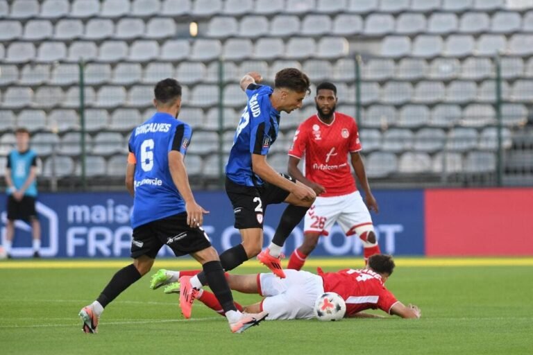L’AS Cannes lance ses débuts en Ligue 3 avec un point encourageant (0-0)