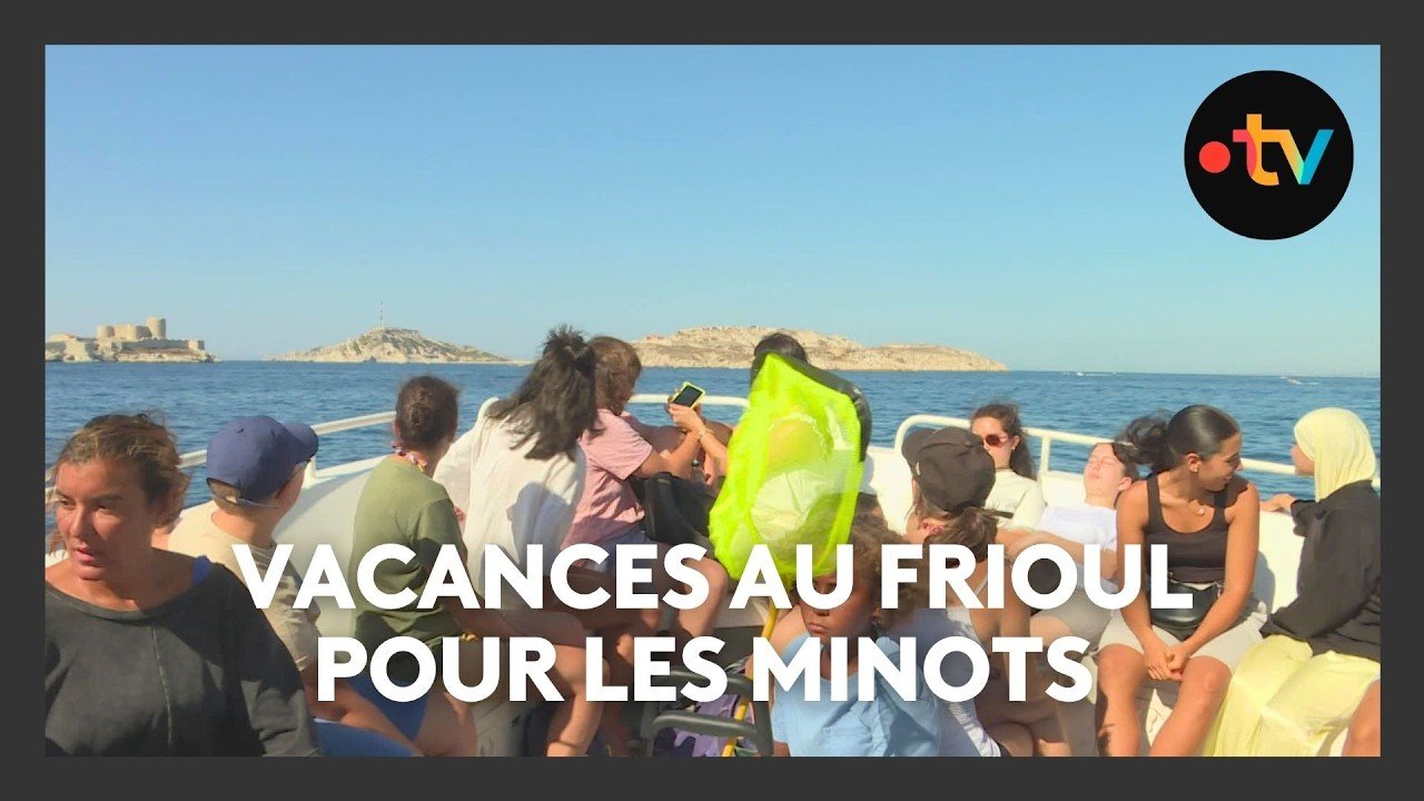 Les enfants des centres sociaux de Marseille embarquent pour des vacances au Frioul
