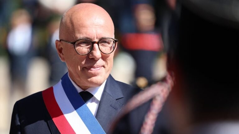 Levée de drapeau dans les écoles de Nice: Éric Ciotti déplore le « refus de principe » du ministre de l&rsquo;Éducation nationale