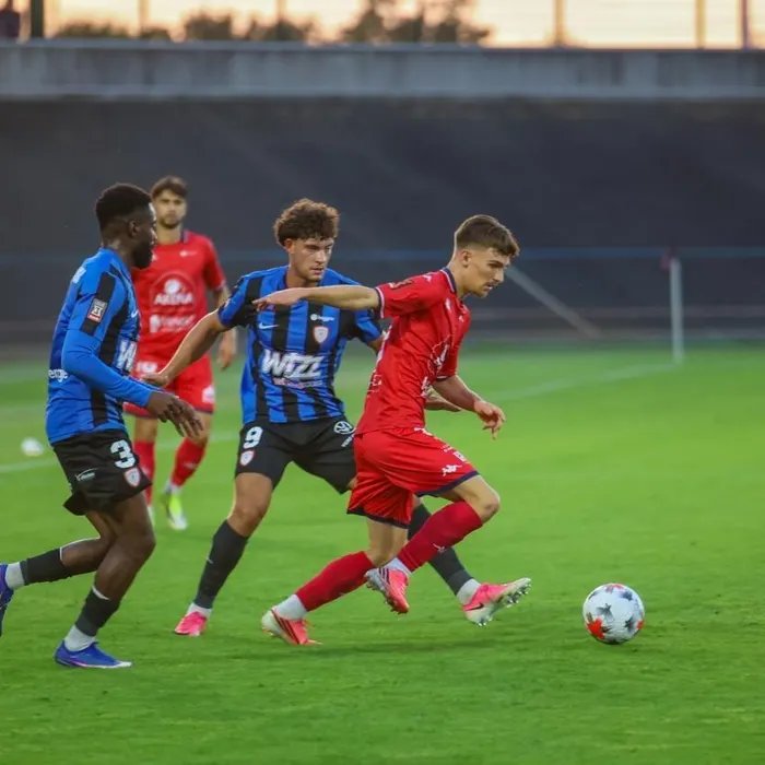 Ligue 3. « On prend plaisir sur le terrain » : séduisant et invaincu, le Vendée FC La Roche prouve qu’il est à sa place  (Ouest-France)
