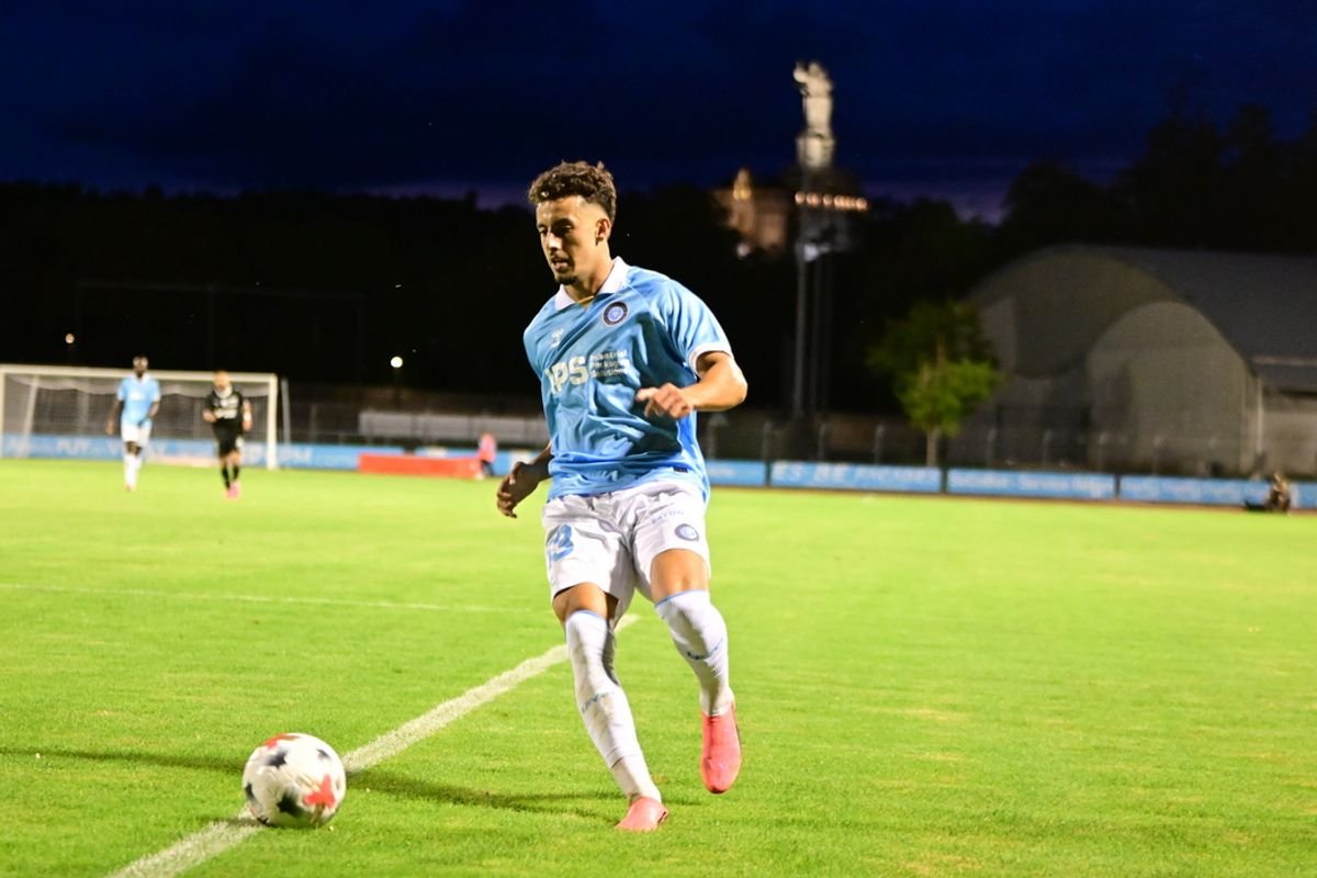 Ligue 3 : suivez en direct la rencontre entre Cannes et Le Puy FC