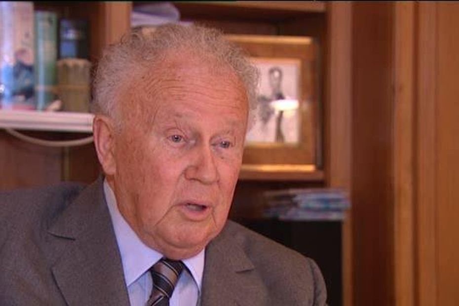 « Lorsque je venais à Cannes, j&rsquo;étais un autre homme » : le journaliste Philippe Bouvard, amoureux de la Côte d&rsquo;
