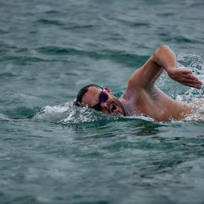 Natation. « Un défi inédit et hors du commun » : Gilles Rondy va nager 180 km entre Calvi et Nice  (Ouest-France)