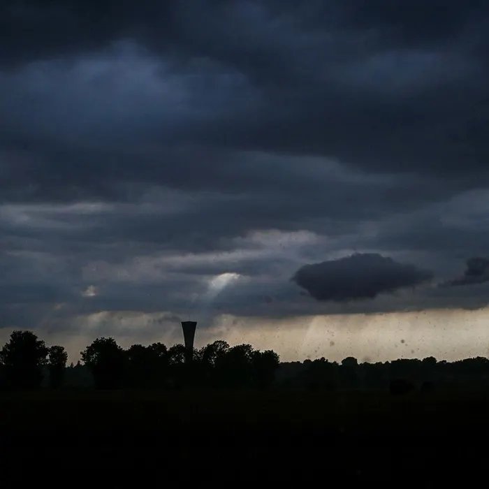 Orages : six départements placés en vigilance orange par Météo France  (Ouest-France)