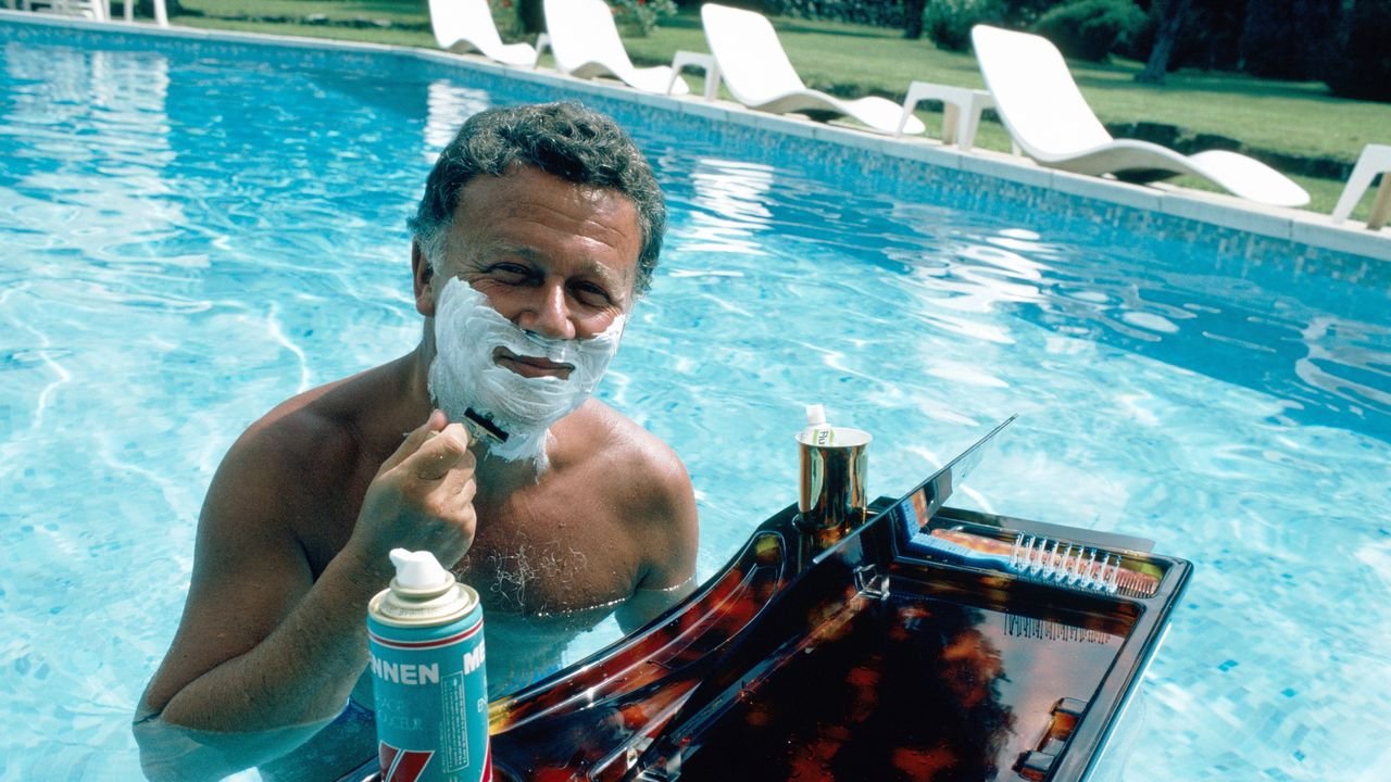 Philippe Bouvard chez lui : de son hôtel particulier parisien à sa villa sur les hauteurs de Cannes