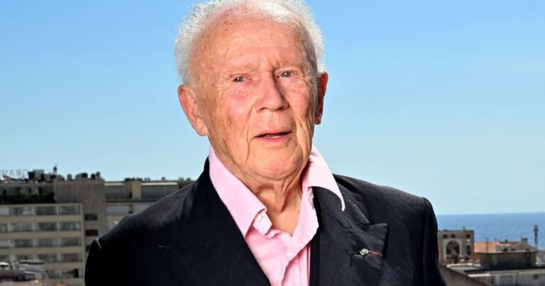 Philippe Bouvard : sa mythique villa Katouchka vendue, il avait choisi un sublime penthouse avec vue sur la mer à Cannes pour ses dernières années