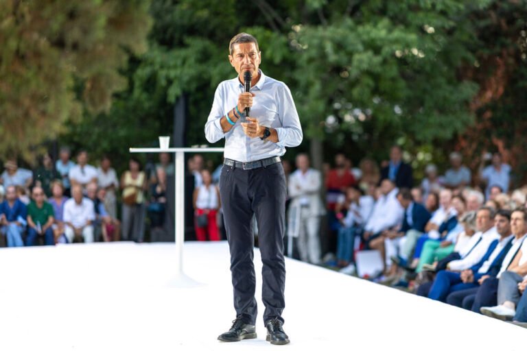 Présidentielle 2027 : à Cannes, David Lisnard invoque les dieux de la gagne