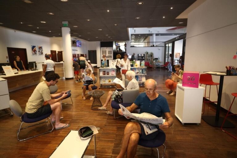 « Si on n’a pas de climatisation, les spectateurs ne viennent pas » : d’Antibes à Cannes, les vacanciers lancent la chasse à la clim pour fuir les effets de la canicule