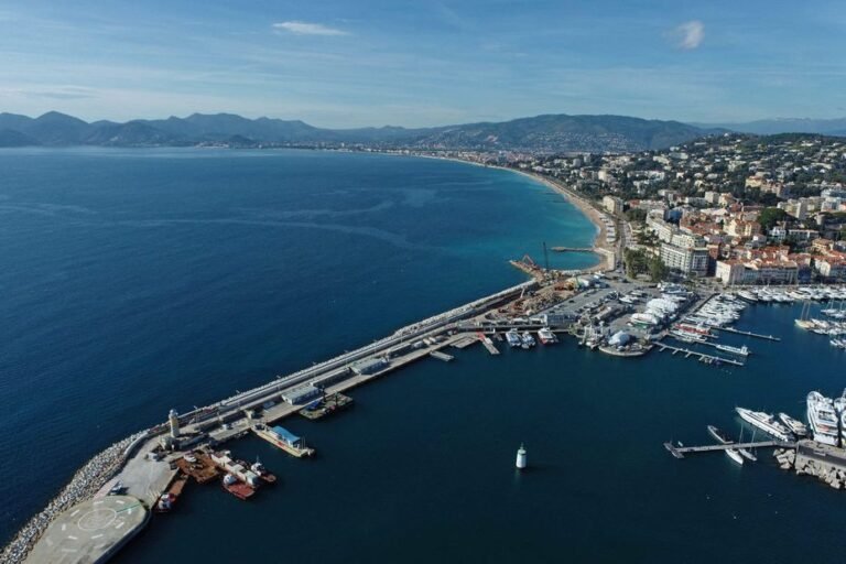 Un corps signalé au large de Cannes et de Mandelieu-la-Napoule, il pourrait s&rsquo;agir de celui disparu dans une c