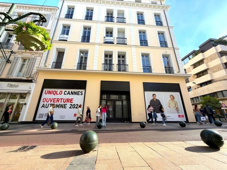 À Cannes, la boutique Uniqlo s&rsquo;apprête à ouvrir ses portes et annonce « plusieurs collaborations avec des acteurs locaux »