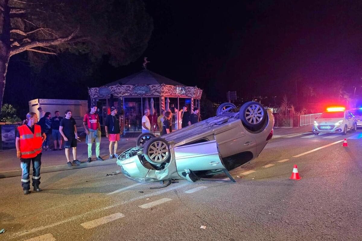 Alcoolisé, un automobiliste se retrouve sur le toit et est arrêté par les gendarmes après avoir pris la fuite près de Cannes (et ça amuse beaucoup le maire)