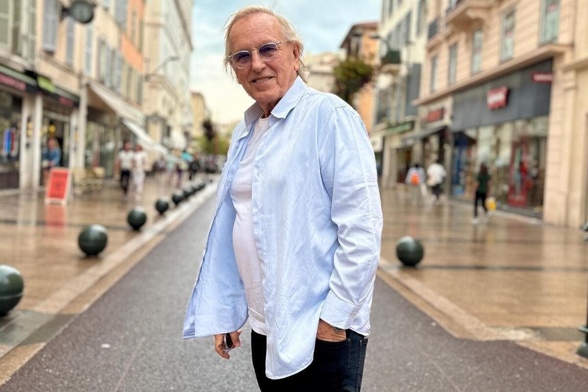 « Au cinéma, on prend la main du spectateur pour lui faire vivre une aventure humaine » : Alexandre Arcady présente son dernier film, «  Fausse note », sur la Côte d’Azur