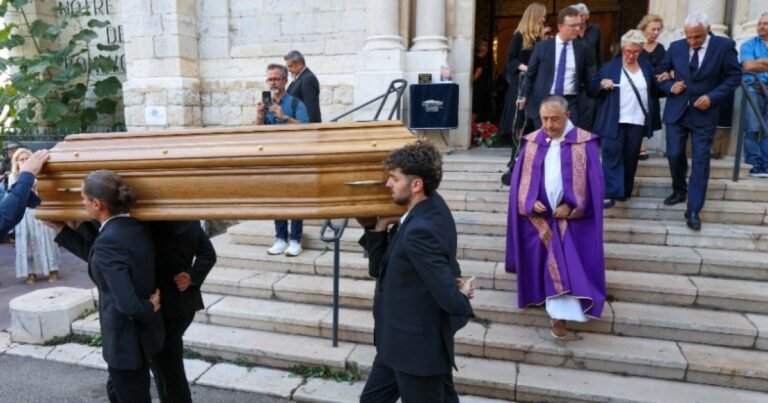 Cannes : la famille de Philippe Bouvard porte plainte pour un vol présumé pendant ses obsèques