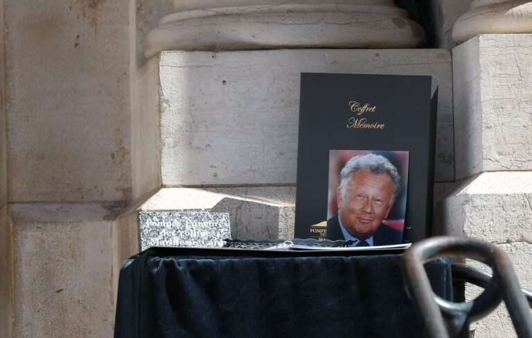 Cannes : Le domicile de Philippe Bouvard cambriolé pendant ses obsèques
