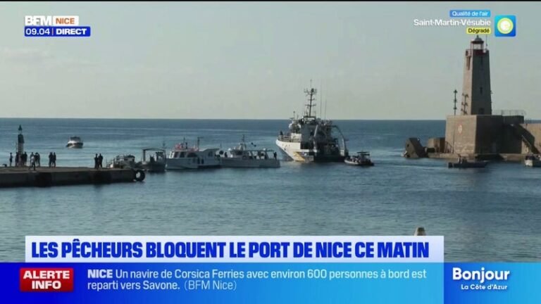 Des pêcheurs bloquent l&rsquo;entrée du port de Nice pour protester contre les prix du carburant