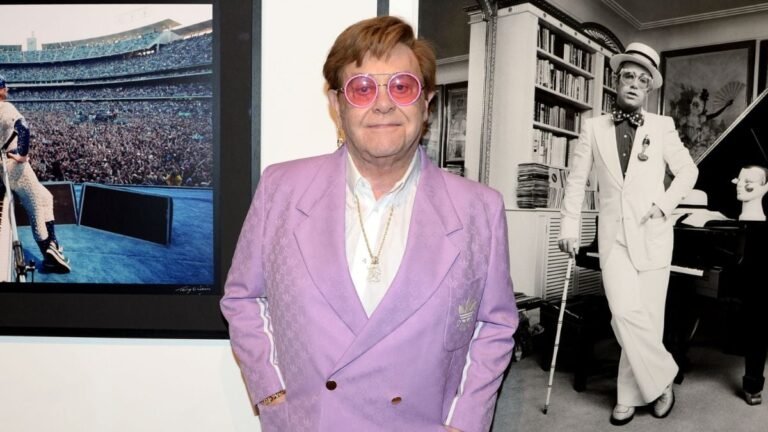 Elton John : en vacances sur la Côte d’Azur avec David Furnish, ce restaurant festif au large de Cannes dont il est un habitué