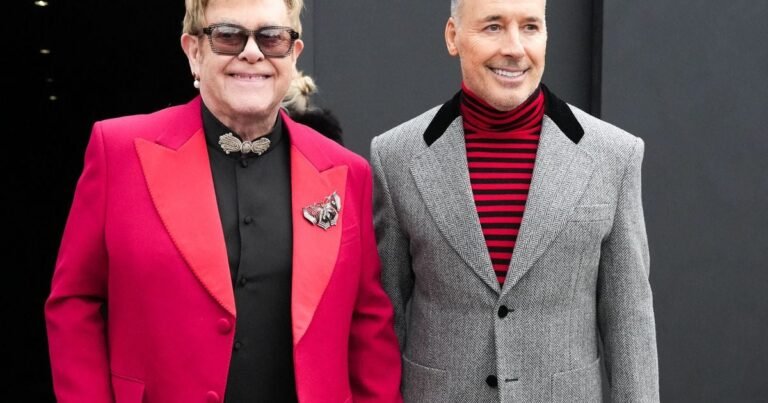 Elton John et David Furnish ont leurs habitudes dans un restaurant niché sur une île au large de Cannes !