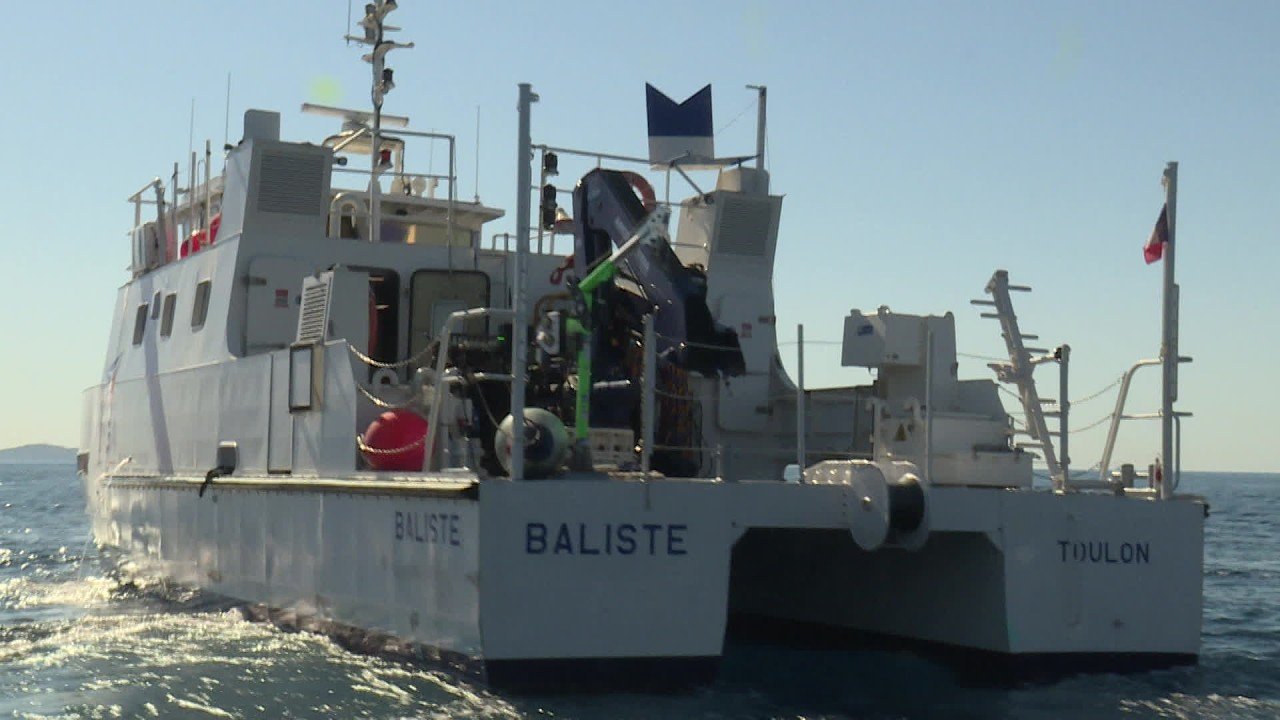 Embarquement à bord du Baliste, avec les plongeurs de la Direction générale de l&rsquo;Armement