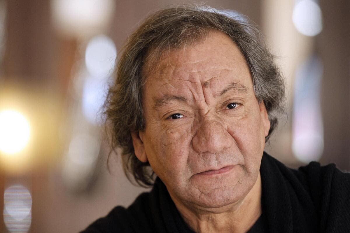 Il avait remporté un prix à Cannes : le cinéaste Tony Gatlif, réalisateur de « Gadjo Dilo », est décédé à l’âge de 77 ans