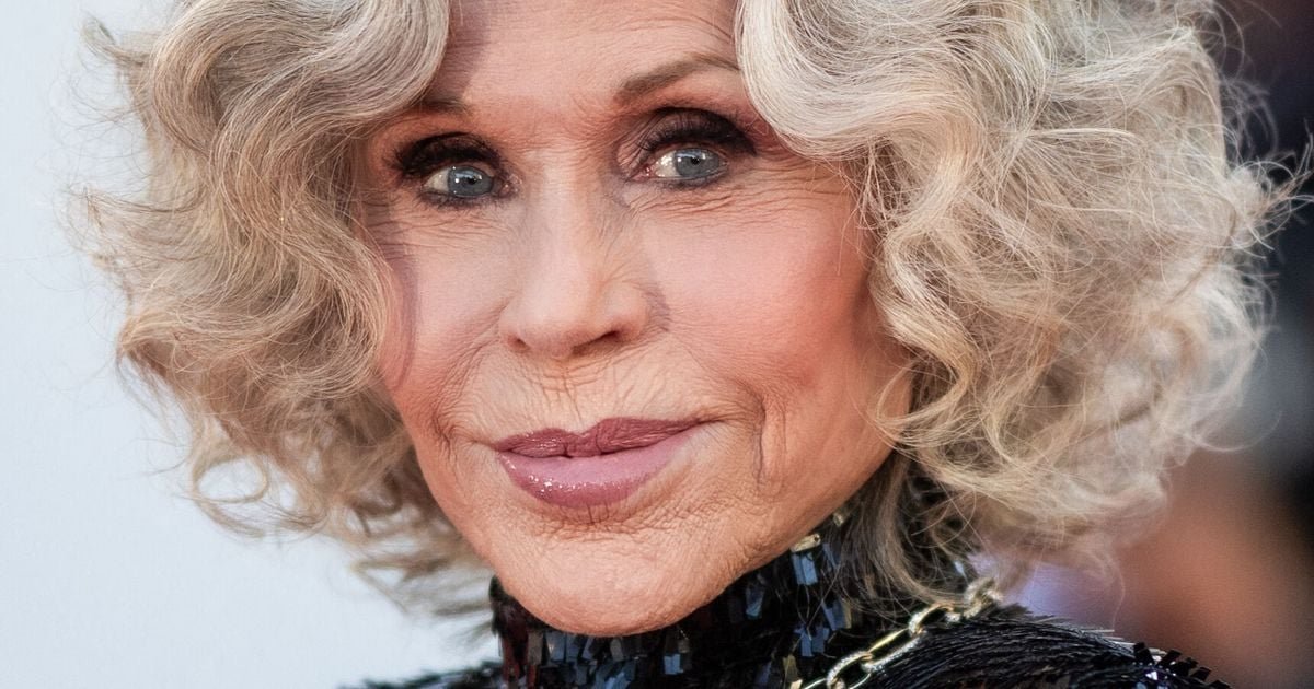 Jane Fonda, 88 ans, entretient sa silhouette : « Je soulève des poids, je fais tout ce qu’il faut pour rester forte sans me blesser »