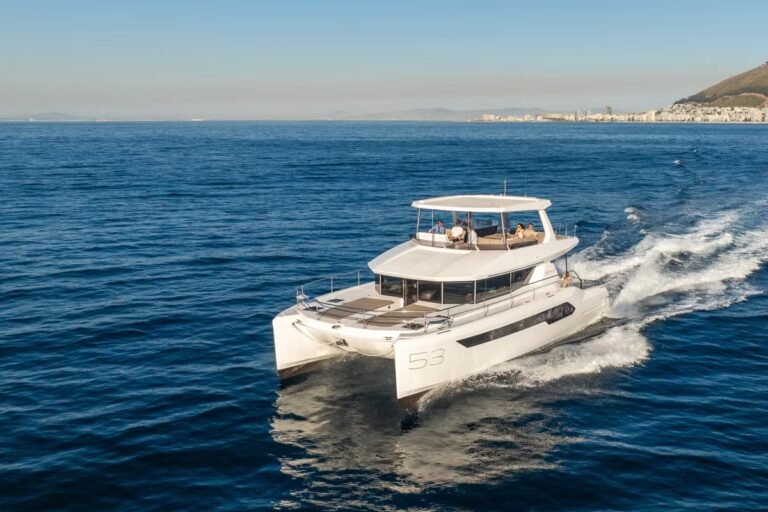 Leopard 53 PowerCat, un nouveau catamaran amiral
