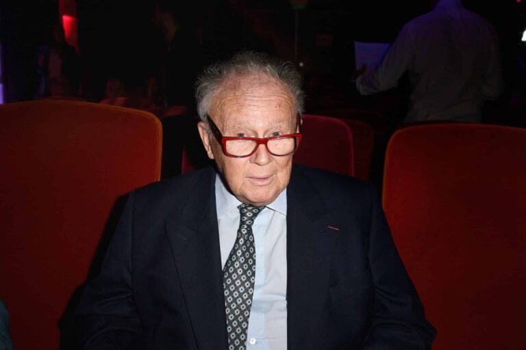Mort de Philippe Bouvard : deux mois après son décès, la ville de Cannes décide de renommer son théâtre