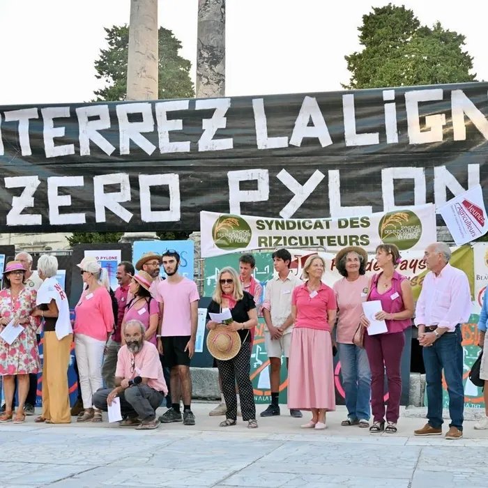 « Nous sommes désespérés » : à Arles, l’union sacrée contre la ligne THT  (Ouest-France)