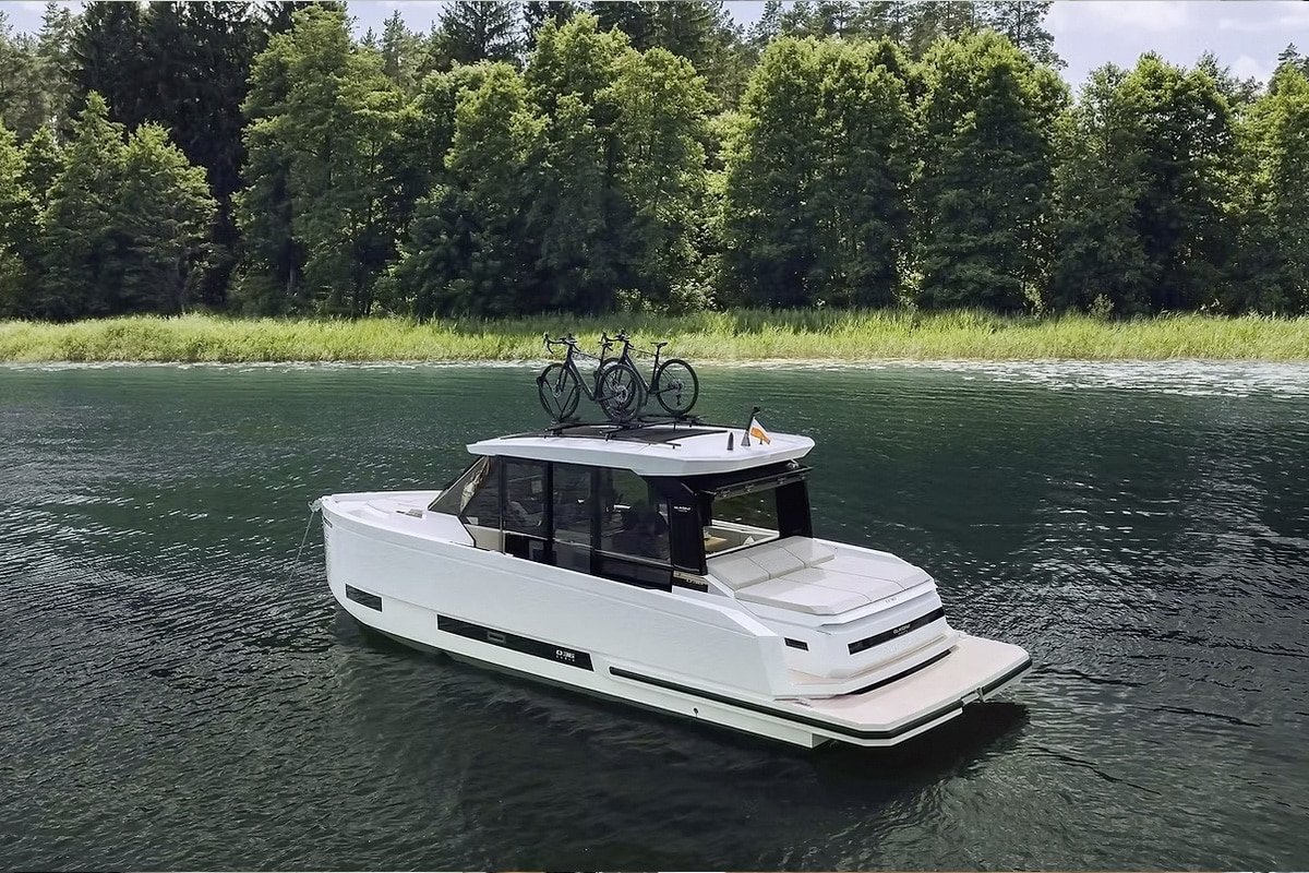Nouveauté : De Antonio 36 Cabin, pour naviguer couvert