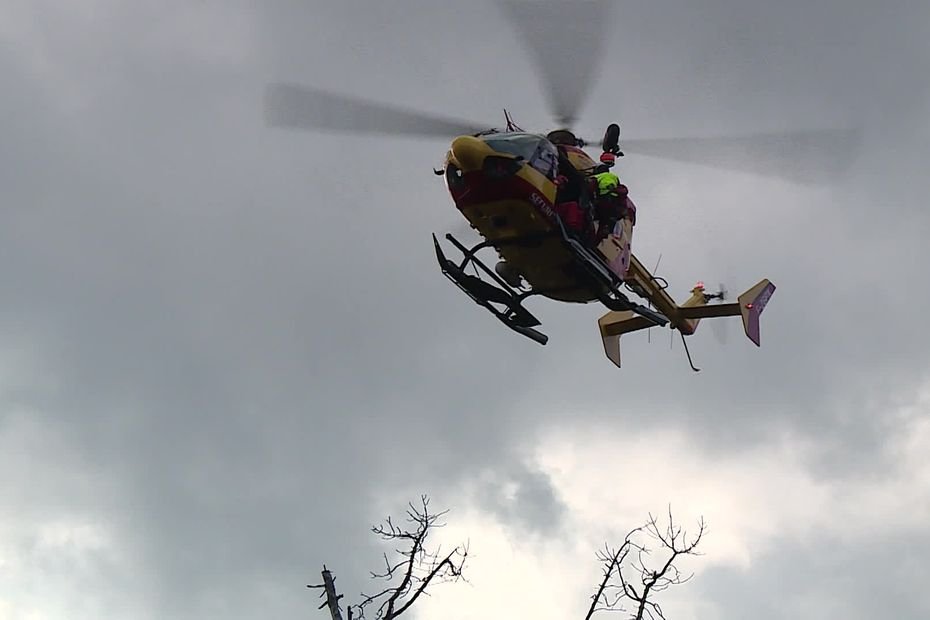 « On aime être dans le rouge, on a une moyenne de deux personnes secourues par jour » : avec le Dragon 06, l&rsquo;hél