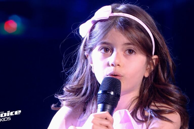 « Sophie a chanté avant de parler » : venue de Cannes, la benjamine de « The Voice Kids » participe aux auditions à l’aveugle