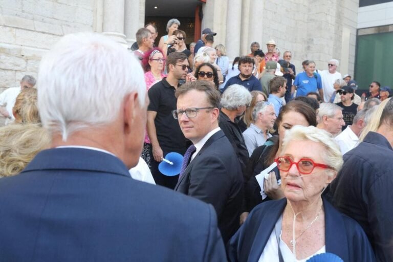 « Une immense figure » : les hommages des personnalités présentes à ses obsèques à Philippe Bouvard