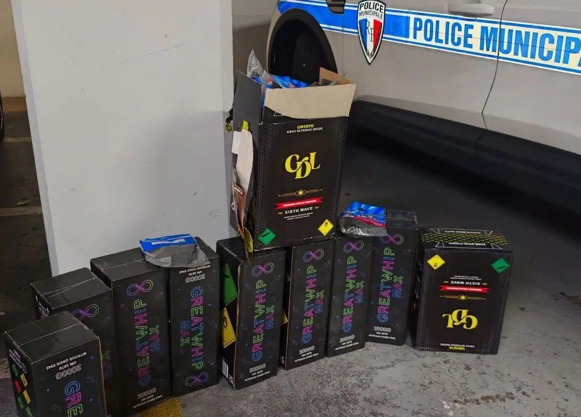À Cannes, 17 bonbonnes de protoxyde d&rsquo;azote découvertes dans un véhicule : le conducteur interpellé