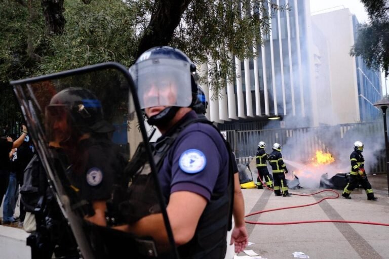 Blocus des lycées dans les Alpes-Maritimes : déjà 47 interventions des pompiers, des blessés et de nombreux feux à Nice, Antibes et Cannes