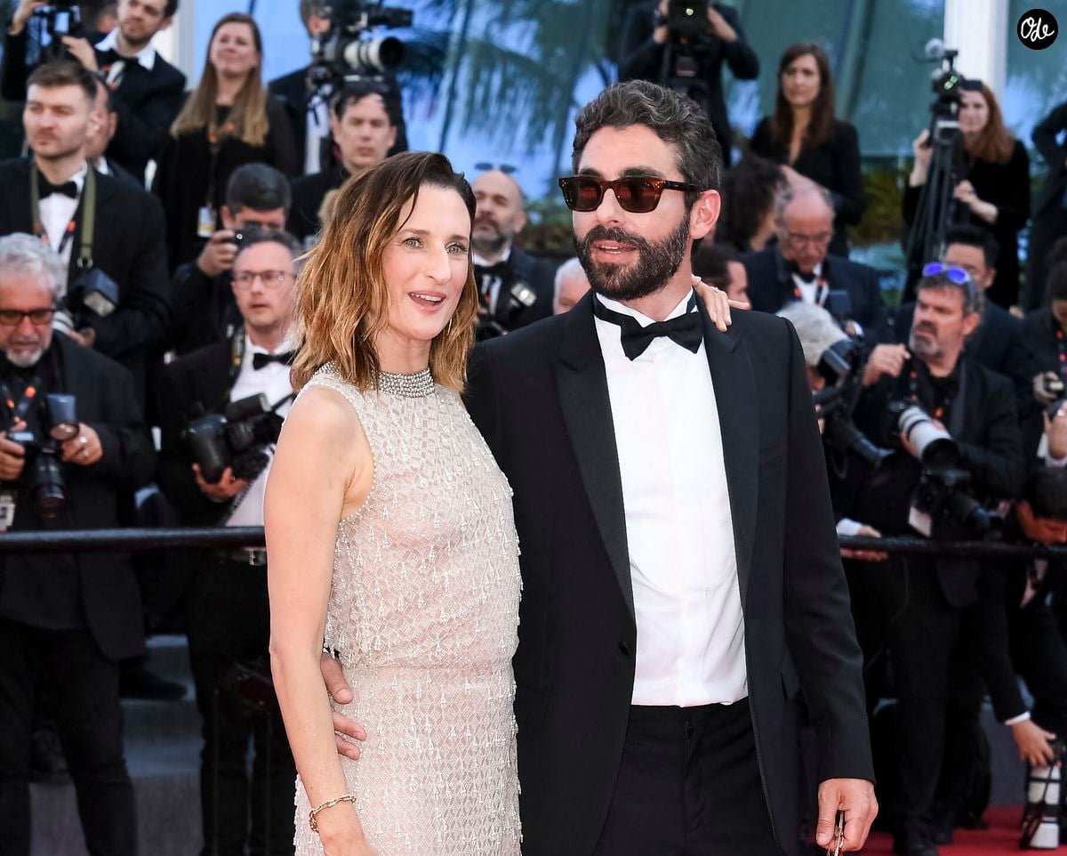 Camille Cottin se confie sur sa vie intime et sa manière de préserver son équilibre.

Camille Cottin, Benjamin Mahon – Montée des marches du film « L’amour ouf » lors du 77ème Festival International du Film de Cannes, au Palais des Festivals