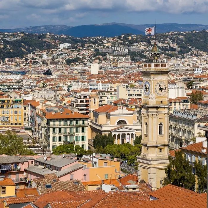 Cette tour historique du Vieux-Nice a rouvert au public : elle offre une vue époustouflante sur la ville